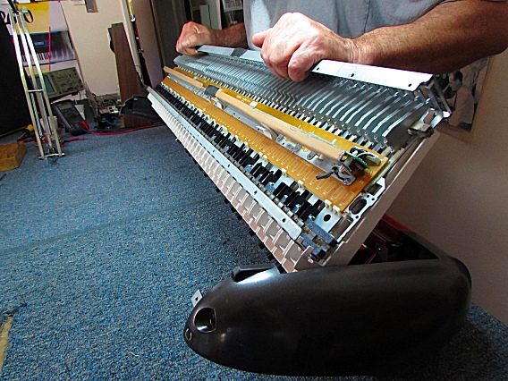 Removing the Korg SV-1 Keybed